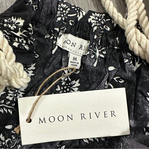 Moon River Floral Tie Strap Cotton Peplum Top in Black Multi Combo Size M - Picture 5 of 8